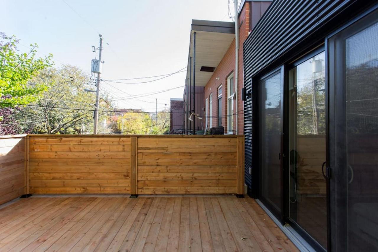 Design 3 Bedroom Flat With Private Terrace In Little Italy By Denstays Montreal Exterior photo